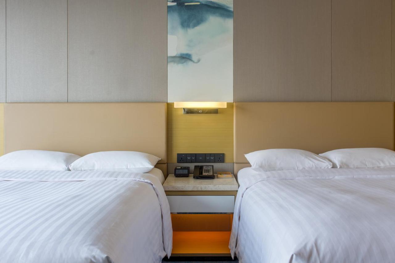 Отель Courtyard By Marriott Shunde Longjiang, Near Furniture Fair Экстерьер фото
