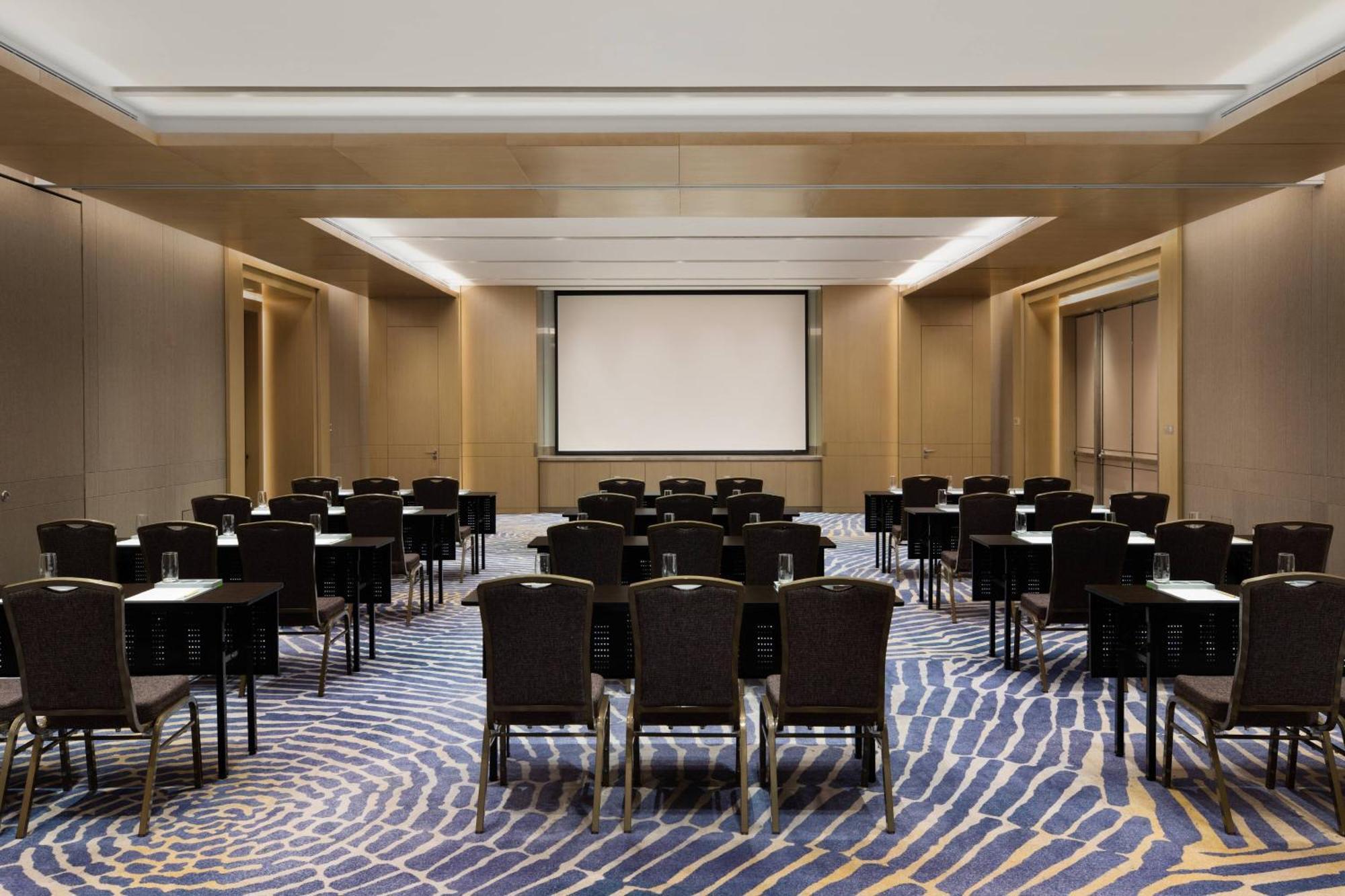 Отель Courtyard By Marriott Shunde Longjiang, Near Furniture Fair Экстерьер фото