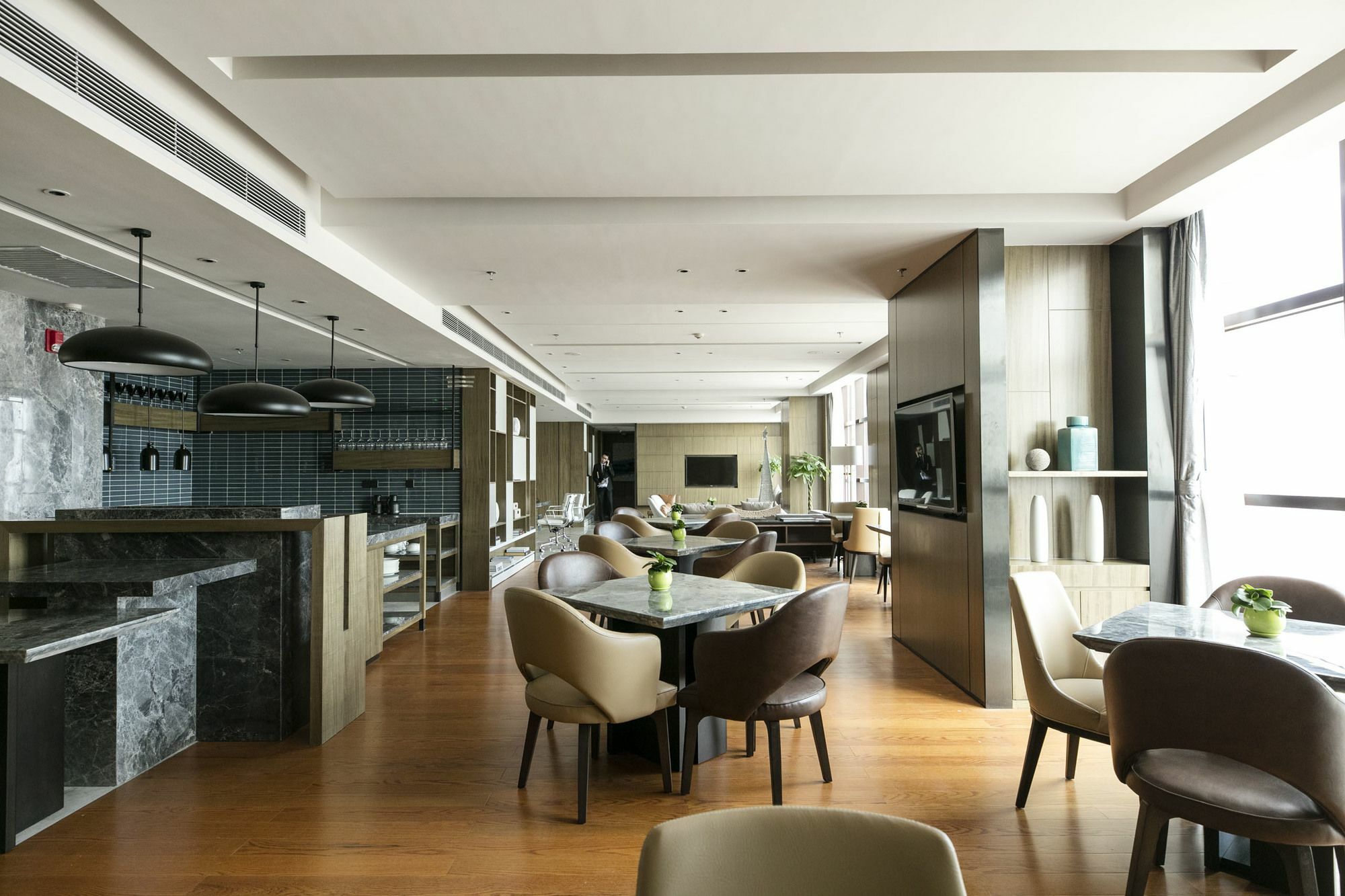 Отель Courtyard By Marriott Shunde Longjiang, Near Furniture Fair Экстерьер фото